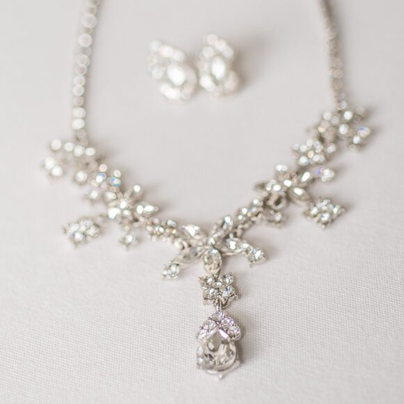 Crystal Bridal Necklace & Earring Set, Silver Floral design - Picture 4 of 5